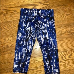 ALO Yoga Dark Patterned Leggings